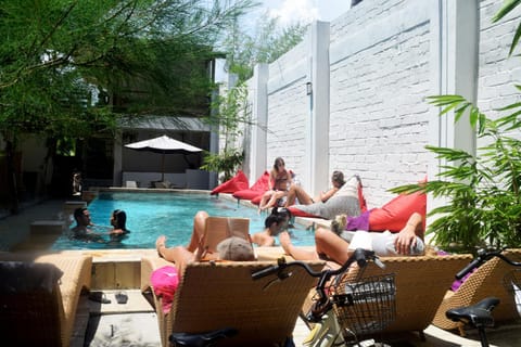 Swimming pool, Swimming pool
