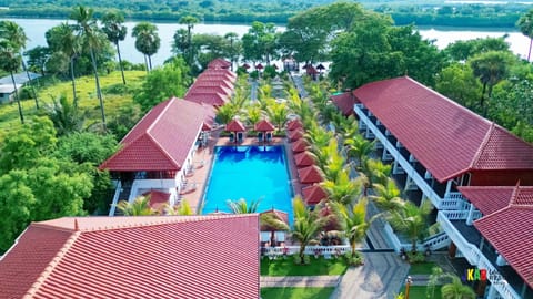 Property building, Swimming pool