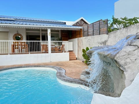 Property building, Patio, Day, Pool view, Swimming pool, Swimming pool