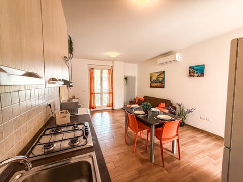 Living room, Seating area, Dining area, stove