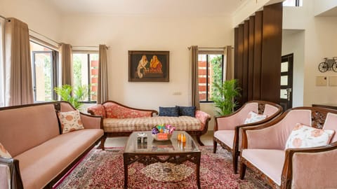 Living room, Seating area