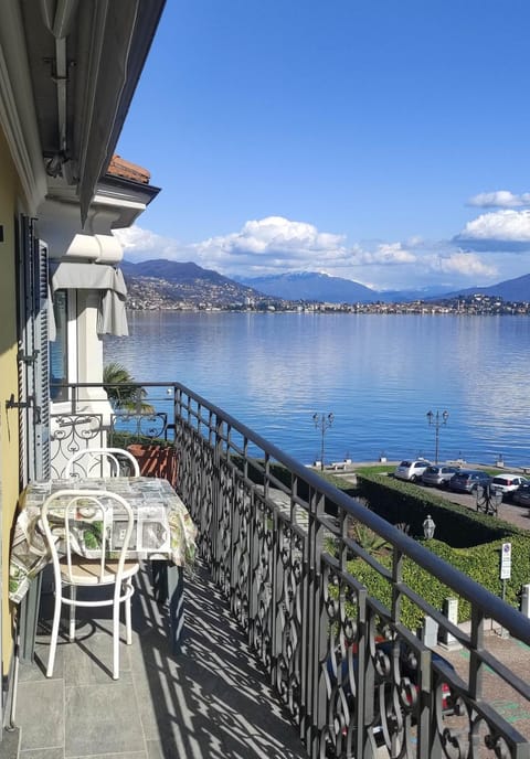 Natural landscape, View (from property/room), Balcony/Terrace, Lake view