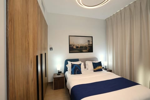 Bed, Balcony/Terrace, Photo of the whole room, Bedroom, wardrobe