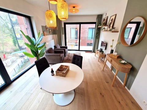 Living room, Dining area