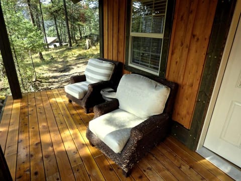 Inviting Family-Friendly Cabin Rental for Four on Flathead Lake in Montana Cabin in Lakeside