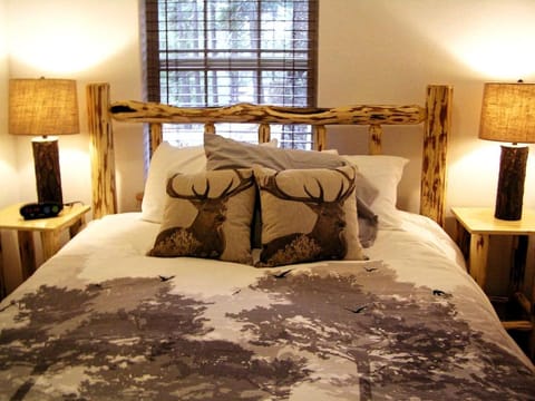 Inviting Family-Friendly Cabin Rental for Four on Flathead Lake in Montana Cabin in Lakeside