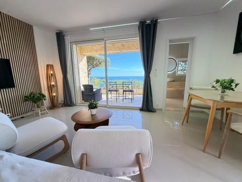 Villa Grand Baie Apartment in Saint-Raphael