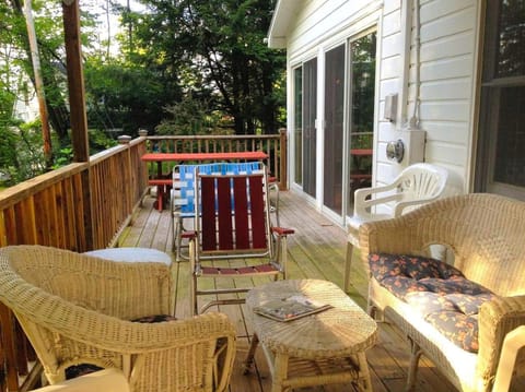 Charming Cabin with Serene Lake Views for a Family Getaway near Pittsfield, Massachusetts Cabin in Pittsfield