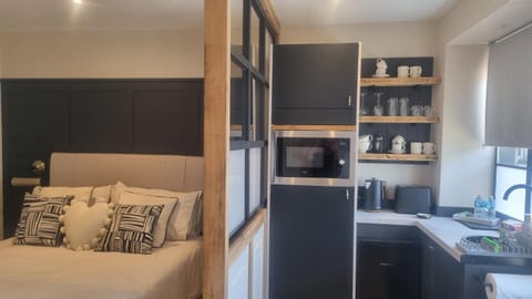 The Old Shop High Street Apartment in Wales