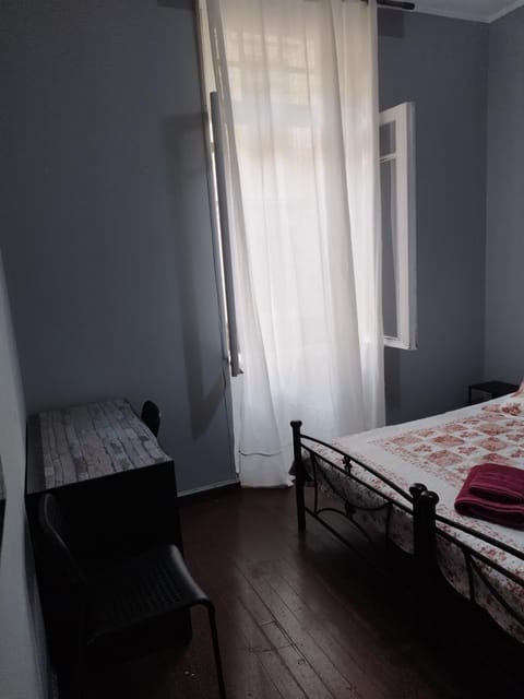 Apartment Atiki metro shared bathroom and kitchen Bed and Breakfast in Athens