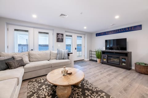 Steps to Beach Lake-View Laconia Getaway! Apartment in Paugus Bay