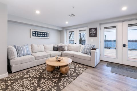 Steps to Beach Lake-View Laconia Getaway! Apartment in Paugus Bay