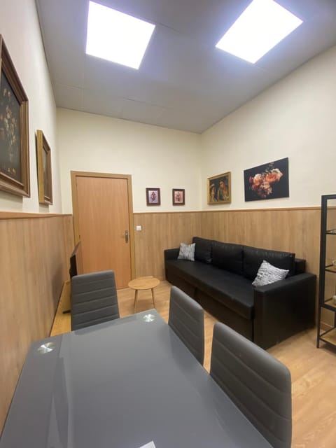 Bodegón Apartment in Madrid