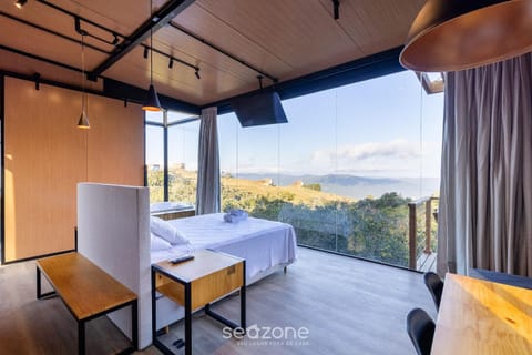 Bedroom, Mountain view