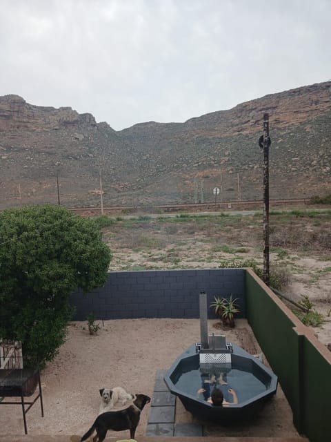 Whitehouse- KolKol Hot Tub House in Western Cape