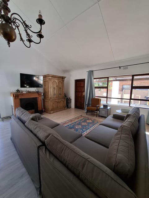 Communal lounge/ TV room