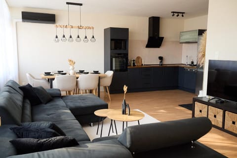 Kitchen or kitchenette, Living room, Dining area