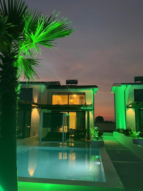 Night, Pool view, Swimming pool, sunbed