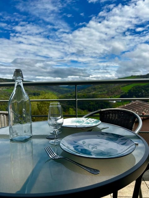 View (from property/room), Balcony/Terrace, Dining area