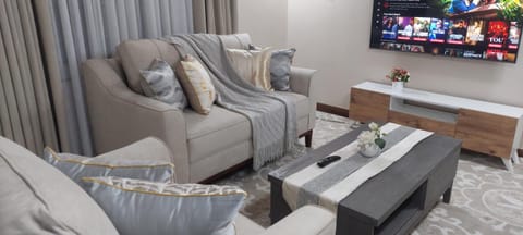 Communal lounge/ TV room, TV and multimedia, Living room, Seating area, Evening entertainment