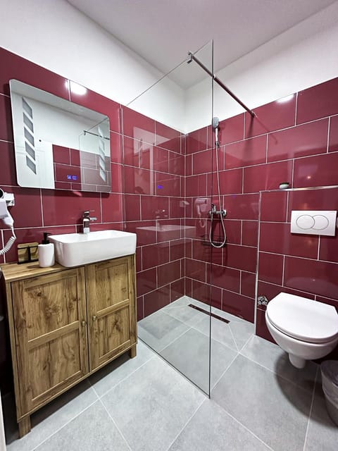 Shower, Toilet, Bathroom