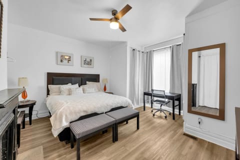 Detroit 3BR in Mexicantown | Sleeps 7 + WiFi Apartment in Windsor
