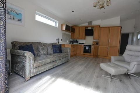 Beautiful Lodge in Newmarket with parking Apartment in Forest Heath District