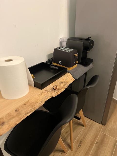 Coffee/tea facilities, toaster