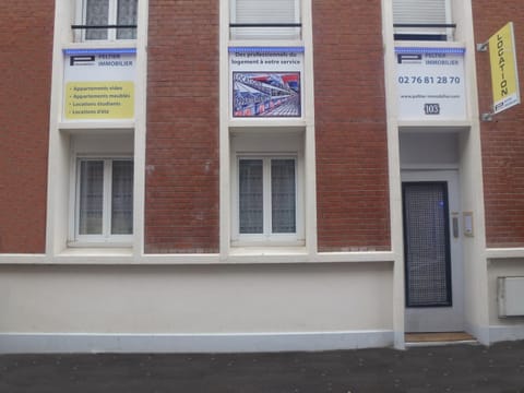 Property building, Facade/entrance