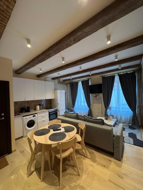 TV and multimedia, Kitchen or kitchenette, Living room, Photo of the whole room, Dining area, Bedroom