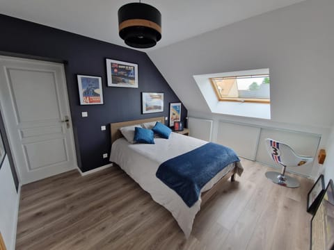 Bed, Bedroom