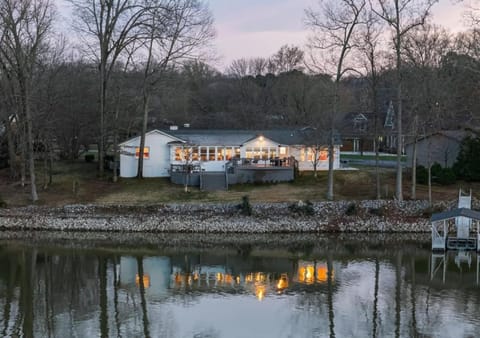 Rare Flat Lot wBeautiful Views Dock Hot Tub House in Tennessee