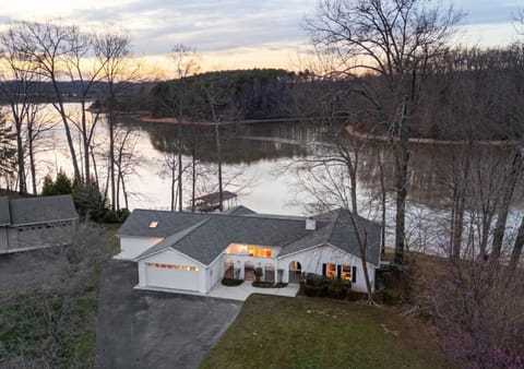 Rare Flat Lot wBeautiful Views Dock Hot Tub House in Tennessee