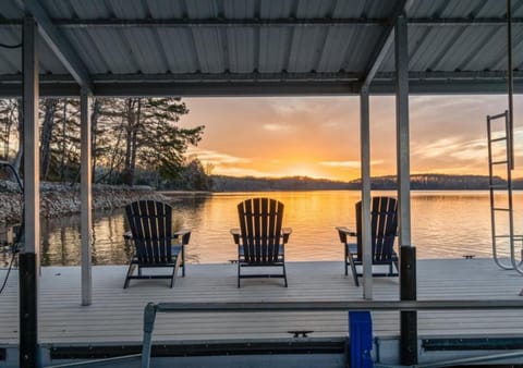 Rare Flat Lot wBeautiful Views Dock Hot Tub House in Tennessee