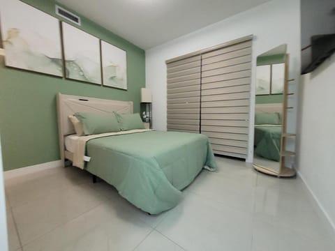 Private Cozy Studio Close to the Keys Apartment in Florida City