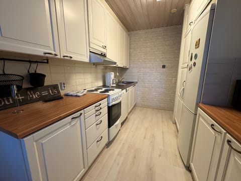 Rauhallinen metsän puoleinen rivitaloasunto ja sauna Apartment in Finland