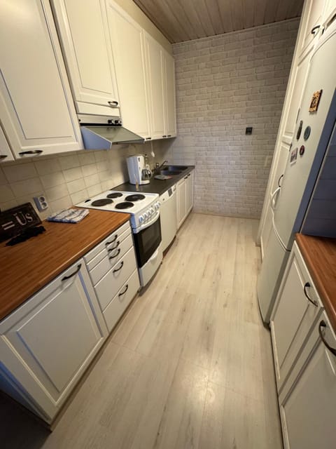 Rauhallinen metsän puoleinen rivitaloasunto ja sauna Apartment in Finland