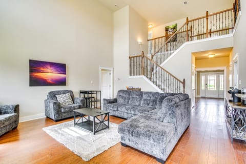 10 Mi to Gulfport Beaches Family Home with Patio House in Harrison County