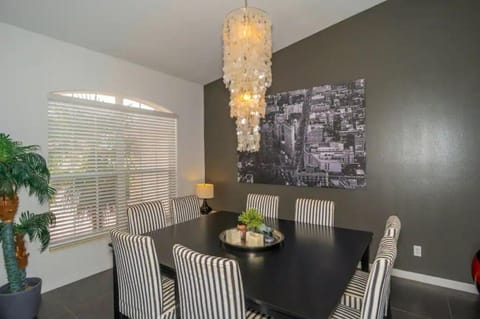 Luxury with a pool House in Inverness