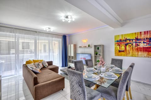 Living room, Seating area, Dining area