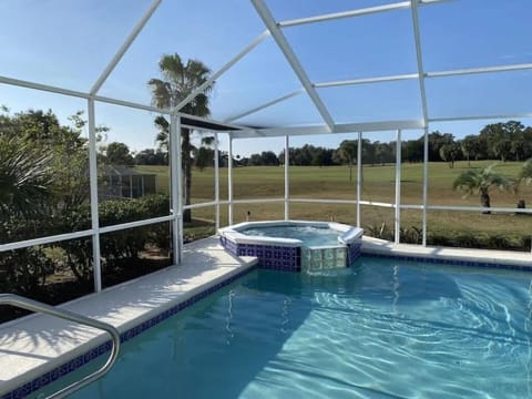 Golf & Poolside Paradise House in Hernando