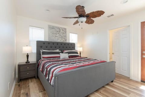 Golden Hour Hideaway Tranquil Desert Retreat Near Joshua Tree House in Joshua Tree