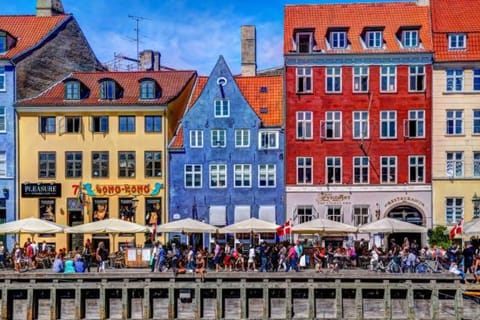 Stay Central - Steps from Tivoli & Nyhavn Apartment in Copenhagen