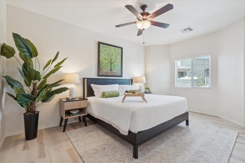 Panorama View - Mountain Views - Community Pool House in Fountain Hills