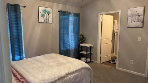 VerPaX Lux Private Room Farm Stay in Indianapolis