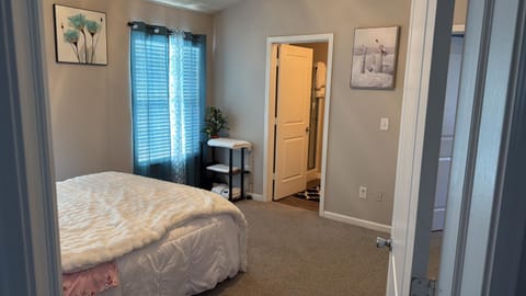 VerPaX Lux Private Room Farm Stay in Indianapolis