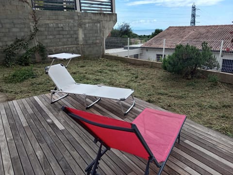 Patio, Garden, Garden view, sunbed