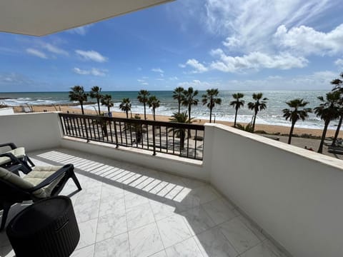 Natural landscape, View (from property/room), Balcony/Terrace, Beach, Sea view