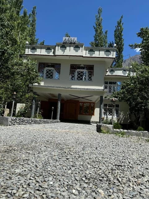Property building, Day