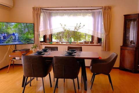 TV and multimedia, Dining area